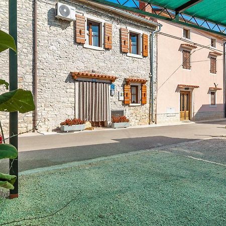 Apartment Malia Kaštelir Екстериор снимка