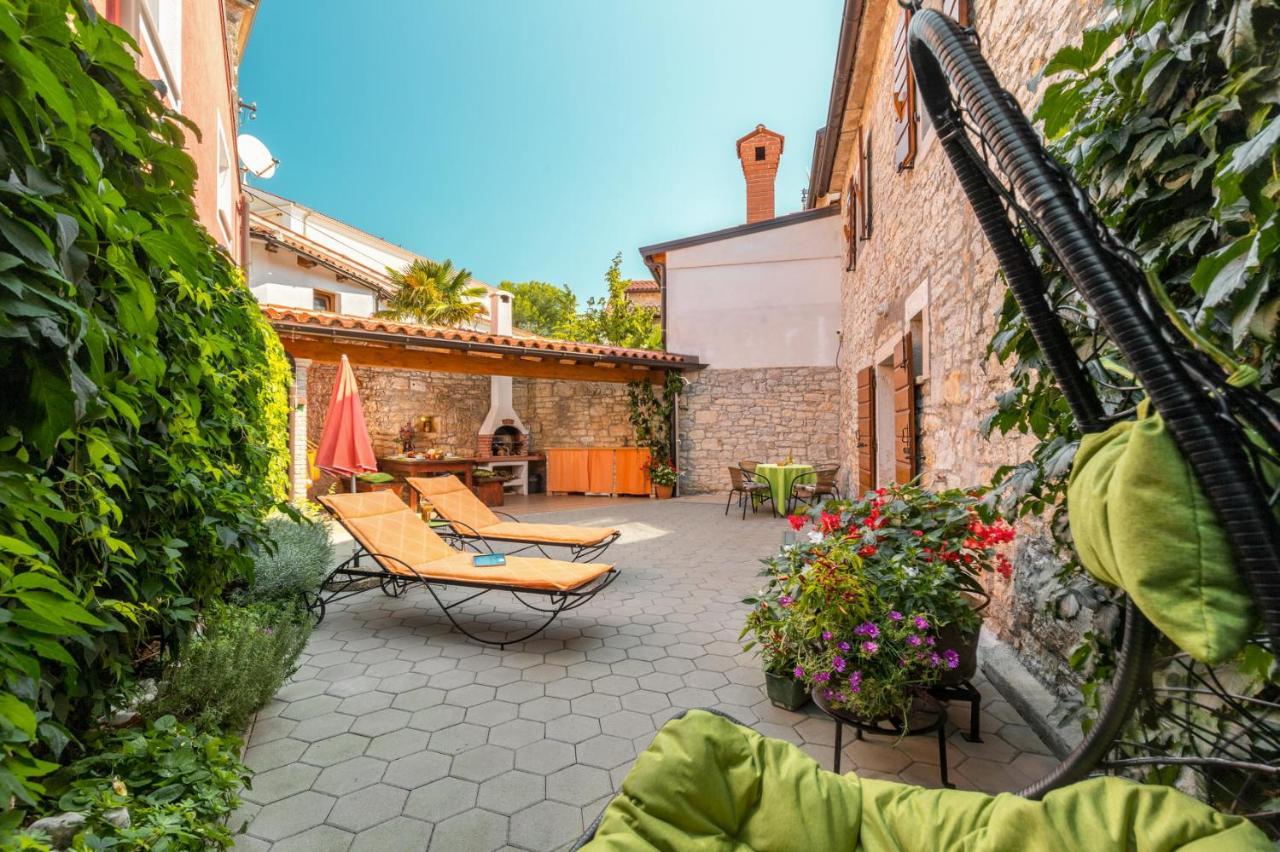 Apartment Malia Kaštelir Екстериор снимка
