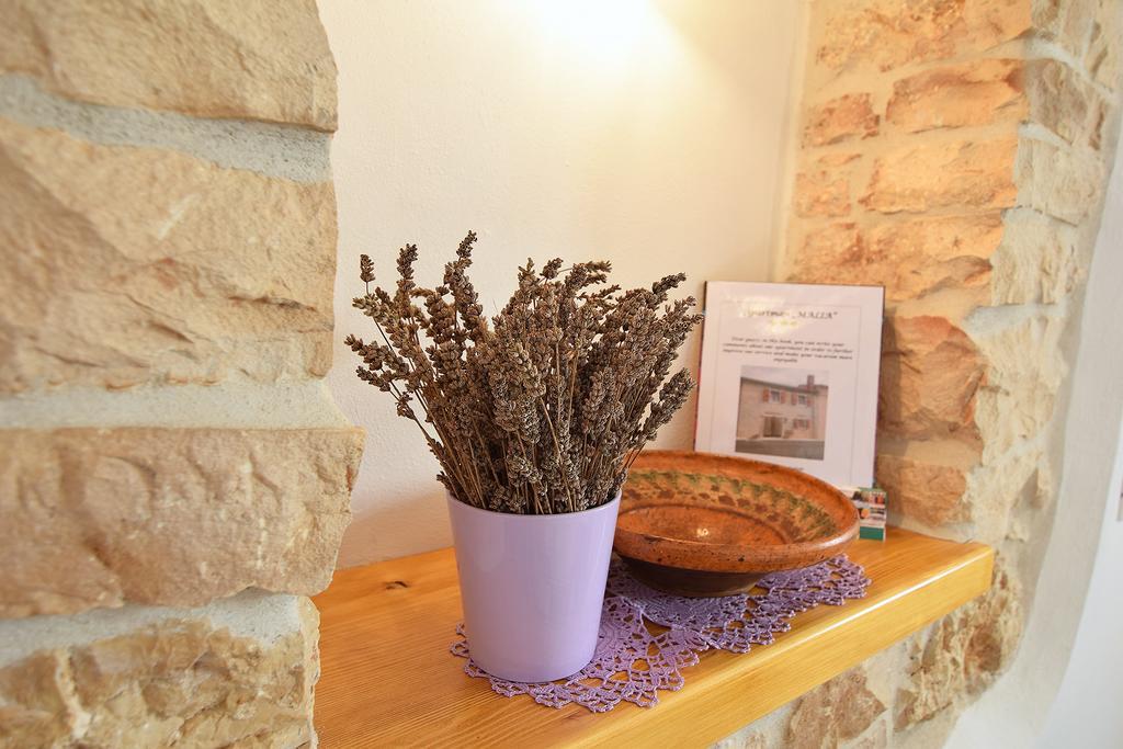 Apartment Malia Kaštelir Екстериор снимка