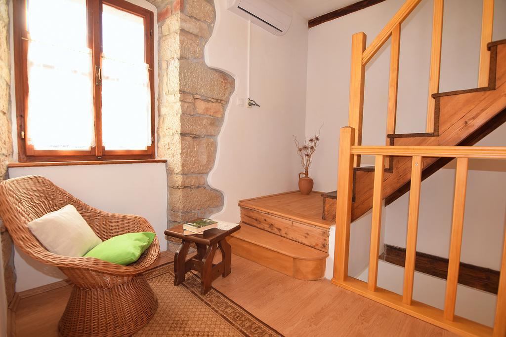 Apartment Malia Kaštelir Екстериор снимка