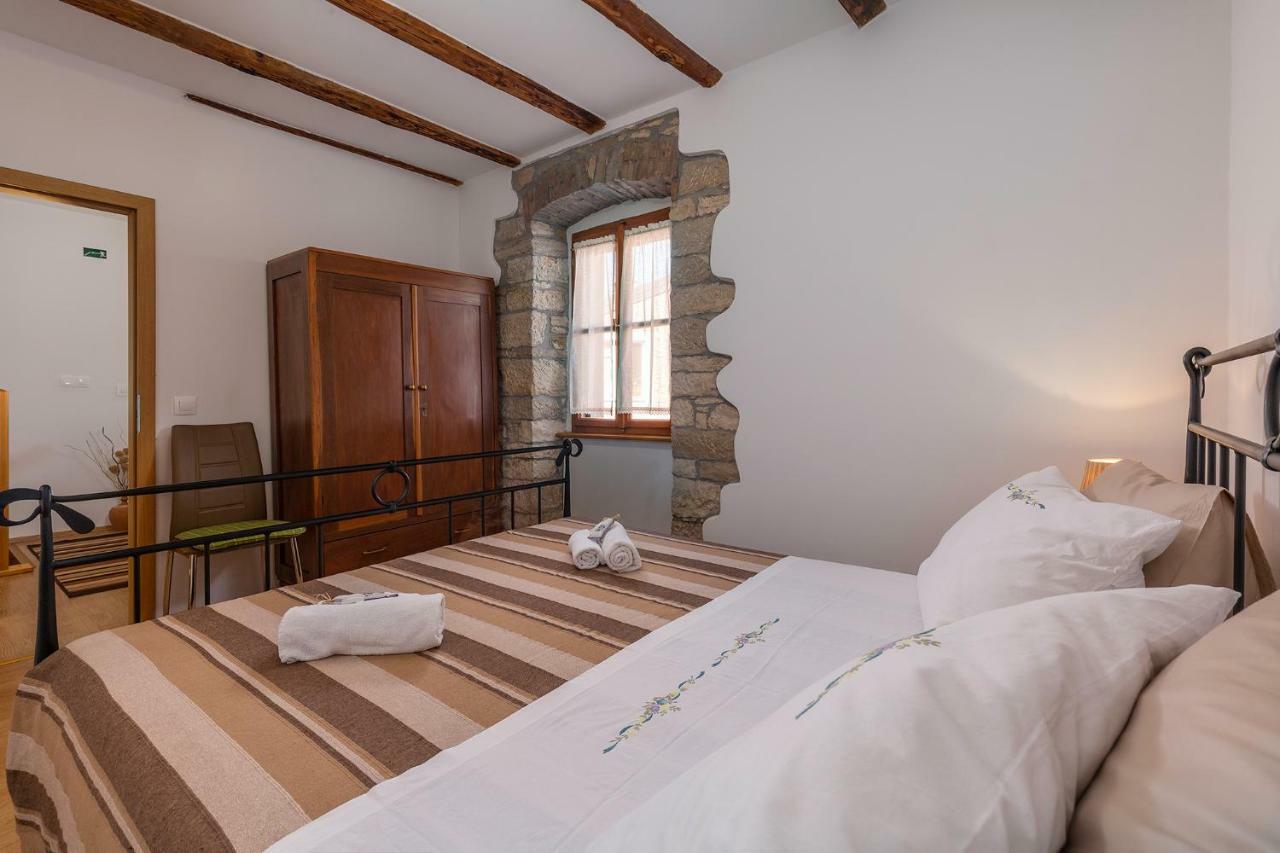 Apartment Malia Kaštelir Екстериор снимка