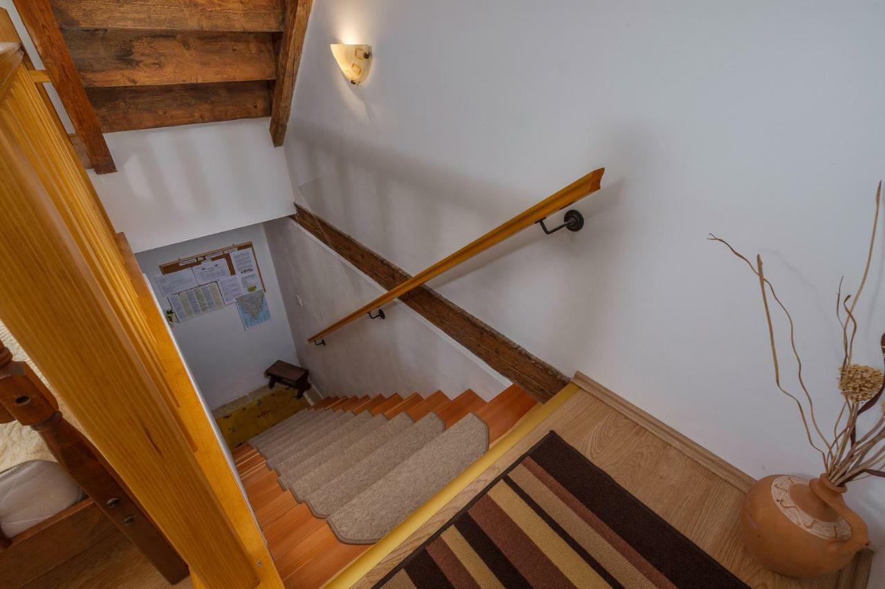 Apartment Malia Kaštelir Екстериор снимка